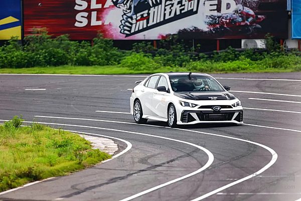 CDM与JDM巅峰对决 影豹用实力捍卫华流荣耀