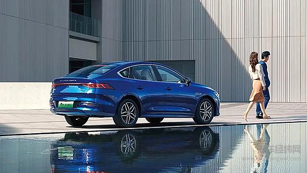 紧凑型轿车二选一 卡罗拉双擎和秦PLUS DM-i孰强孰弱？