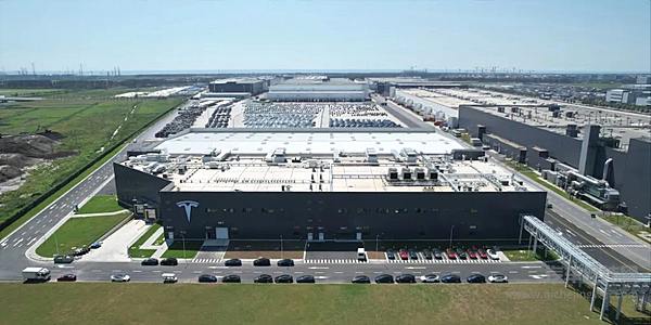 赫兹一笔10万辆电动车大单给了特斯拉