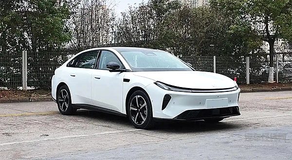 北汽极狐S3将于4月24日北京车展正式上市