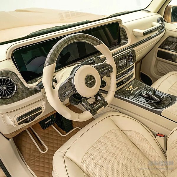 MANSORY全新定制方案P900EWBGoldEdition