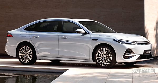 10万级新能源家轿二选一 吉利银河A7与风云A8谁更强？