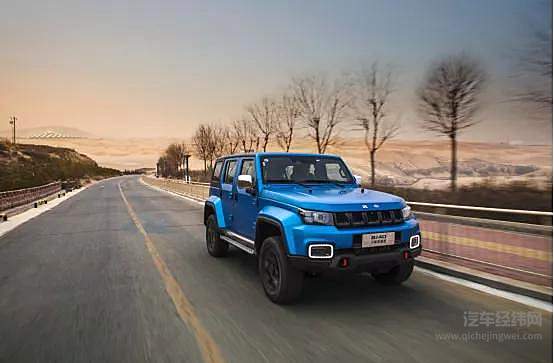 国潮越野之光 BJ40刀锋英雄版上市售价16.99-20.49万元