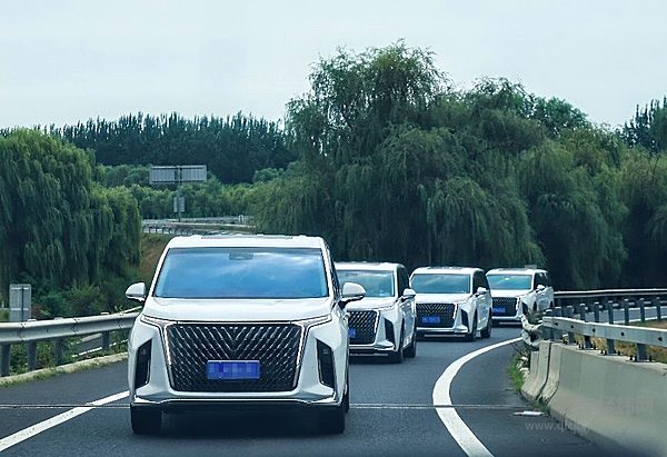 北京服贸会官方指定接待用车 上汽大通G90