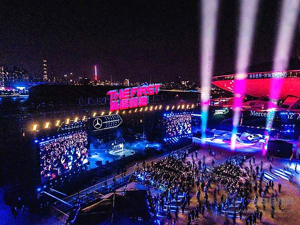 梅赛德斯-奔驰“头号领地”活动现场  