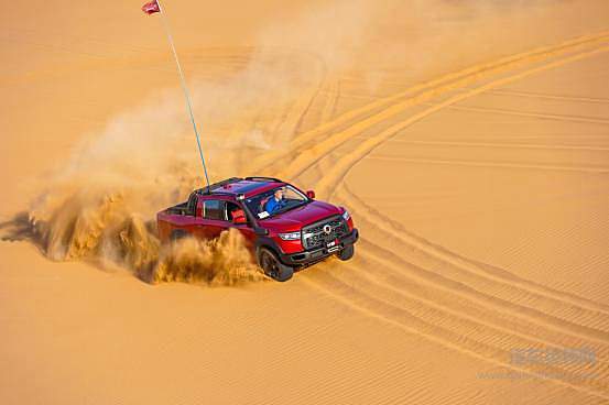 专为越野爱好者打造 长城炮越野皮卡硬核配置挑战改装！