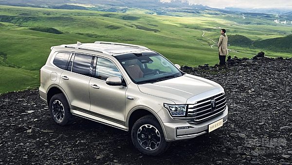 30万级高端越野车二选一 猛士M817能否挑战坦克500新能源？