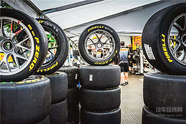 穿越了上千公里，只为看一家轮胎品牌如何在24小时耐力赛上夺冠