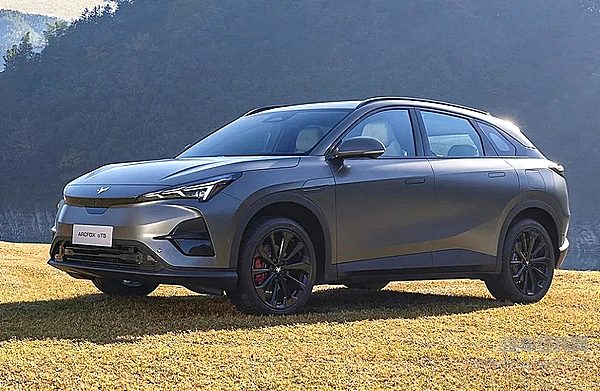 同等价位下 极狐阿尔法T5能否挑战宋PLUS EV？