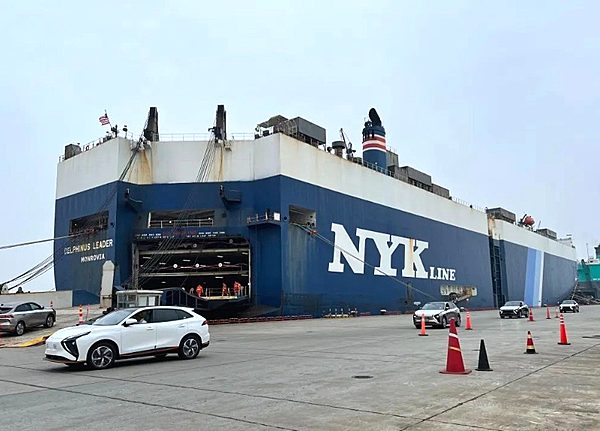 东风柳汽纯电新能源出口又有新突破  东风风行雷霆400辆车批量交付以色列