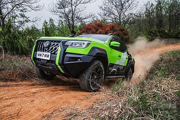 多重豪礼惊喜以待，包括：换购礼：5000元/台增换购补贴；颜值礼：3000元机甲外观选装券；金融礼：2年0息，金融补贴4500元；智联礼：送10年基础流量。