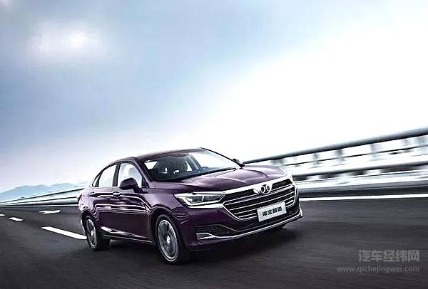 站在金字塔尖的奔驰C开始走“国民”路线了？