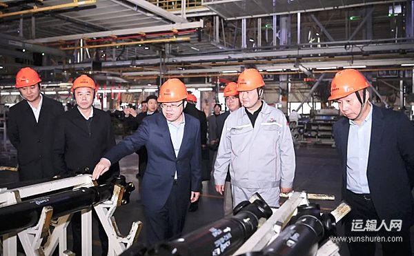 王俊到東風商用車調(diào)研指導工作