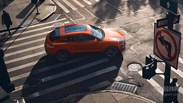 50万元级别豪华SUV二选一 路虎揽胜星脉对战保时捷Macan