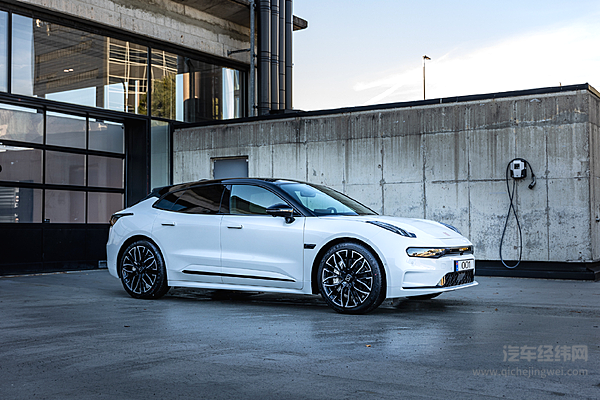 30万元内中大型纯电轿车对决 极越07与极氪001谁表现更好？