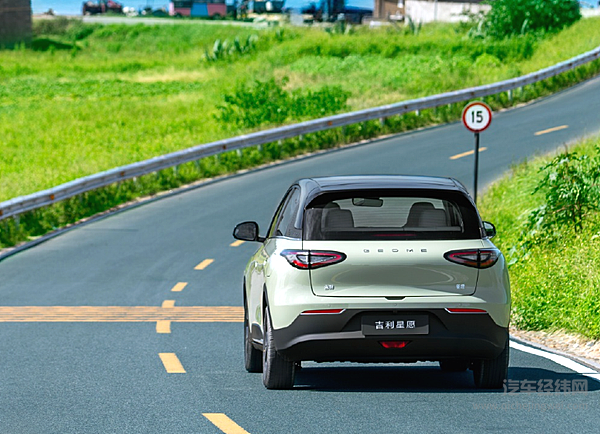 纯电小车市场火热 AION UT能否胜过吉利星愿？