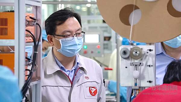 2020年初，比亚迪作为中国制造业代表，快速援产口罩