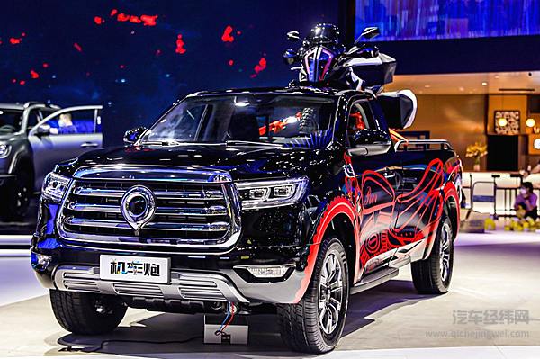 交车、上新两不误 两年20万台的长城炮速度燃爆成都车展