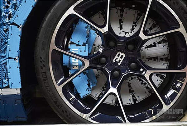 男人的大玩具也可以是乐高！