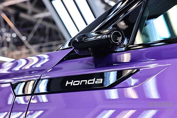 打造数智·零碳新能源超级工厂广汽本田全新纯电P7下线