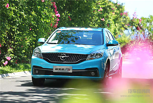 大家轿、低油耗、亲民价 还有什么不是海马福美来F5的优势？