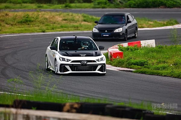 CDM与JDM巅峰对决 影豹用实力捍卫华流荣耀