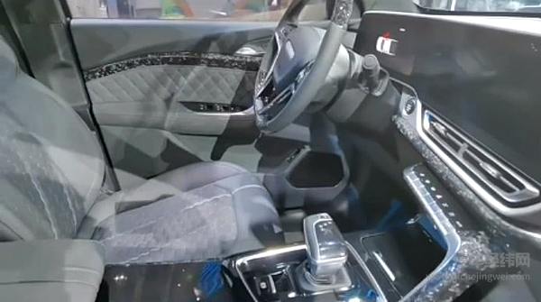 “全民定制”玩家上汽大通MAXUS再度携作亮相 上汽牛魔王诠释皮卡定制标杆