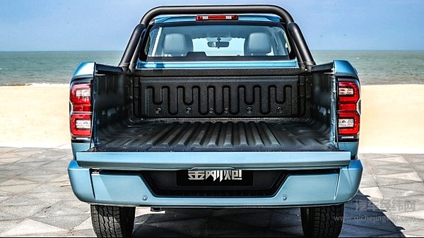 9.78-12.08万元 金刚炮自动挡创富车硬核上市