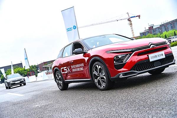 国内首次高速连环追尾主被动安全联合测试 凡尔赛C5X2023款获“3A”评价