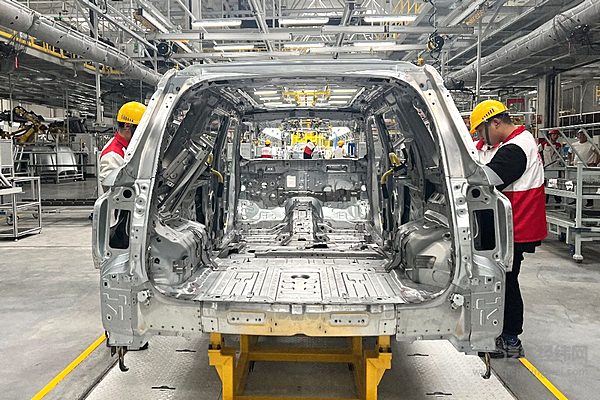 新哈弗H5首批量产车下线 长城汽车荆门整车生产基地造就工艺高品质