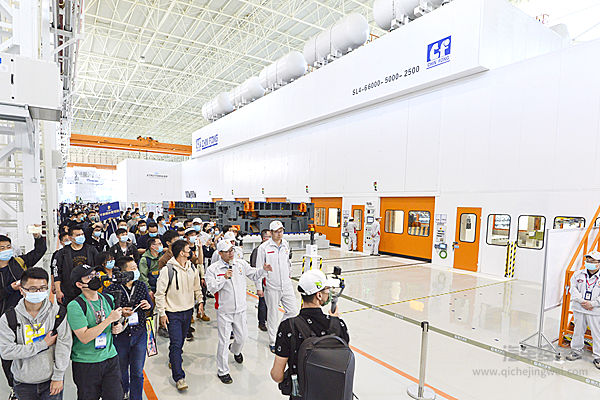 聚焦智能制造 千家媒体走进恒驰基地