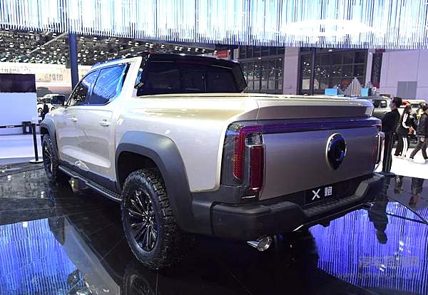 长城首辆全尺寸皮卡配3.0T+9AT强劲动力 霸气外观超越猛禽