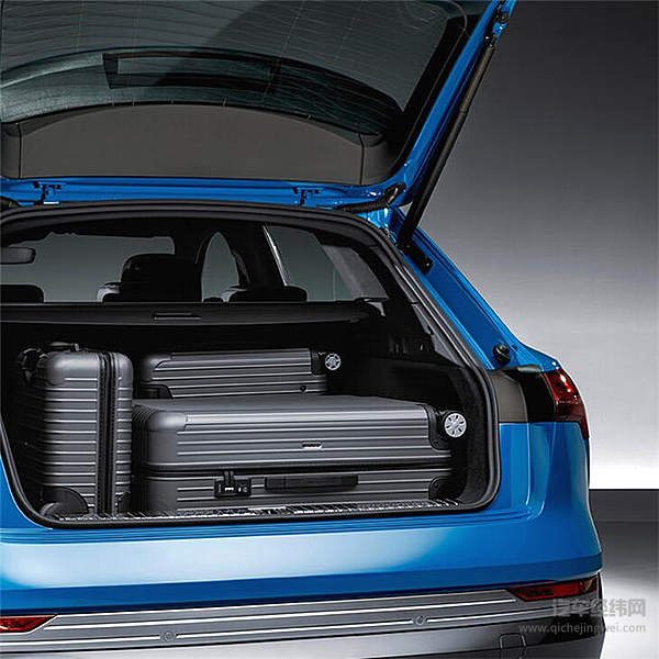 面对特斯拉“挑衅” 奥迪e-tron第一个站出来！