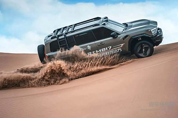 猛士M817荣膺2025中国十佳底盘及最佳越野奖！
