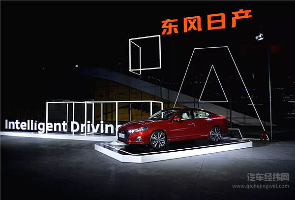 “移动沙发”进化了 全新天籁觊觎“发动机厂”！