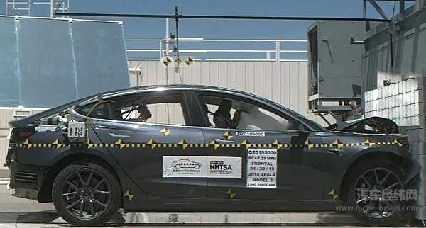 车红是非多 特斯拉Model 3“爆燃”！