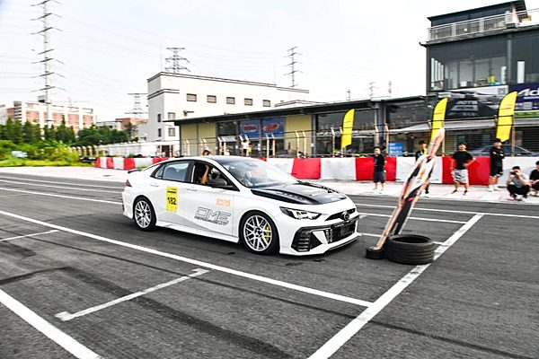 CDM与JDM巅峰对决 影豹用实力捍卫华流荣耀