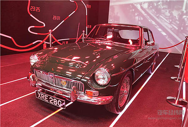 新车看厌了 2019上海车展经典老车格外吸睛！