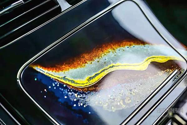 大放异彩 比亚迪汉全新配色展车惊艳上海车展