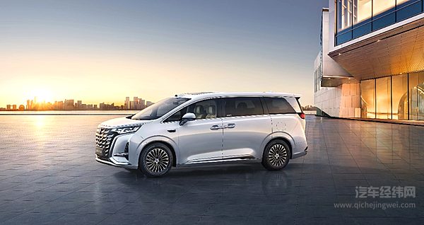 30万出头可入手 小鹏X9增程与腾势D9谁更强？