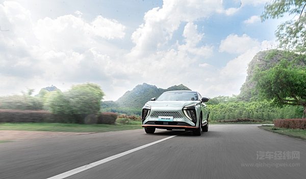 东风柳汽纯电新能源出口又有新突破  东风风行雷霆400辆车批量交付以色列