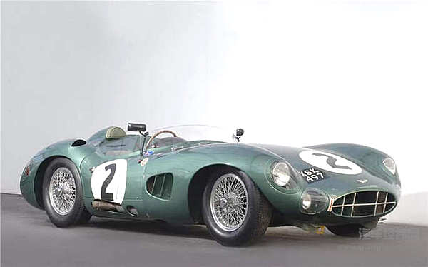 好莱坞为他拍电影，法拉利视他为劲敌。他就是卡罗尔·谢尔比