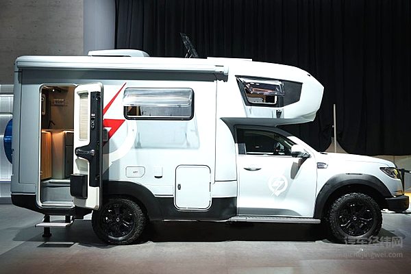 大型高性能豪华皮卡山海炮全球首秀 长城炮闪耀成都车展