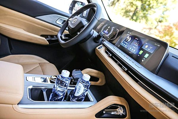 踏苍山观洱海！长安览拓者实力不俗 强势开拓皮卡市场