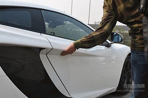 无框车门开启状态展示