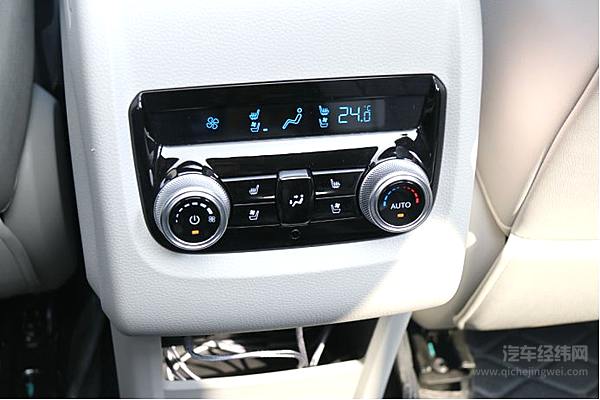 顾家暖男 全新福特领裕中大型SUV让三代同堂出行无忧