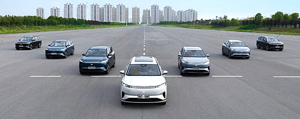 增程、纯电齐上阵 东风eπ008该怎么选？