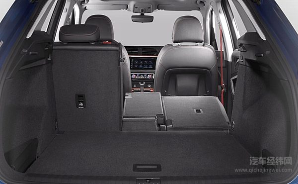 30万元级别豪华紧凑型SUV正面PK 奔驰GLB比奥迪Q3差在哪里？