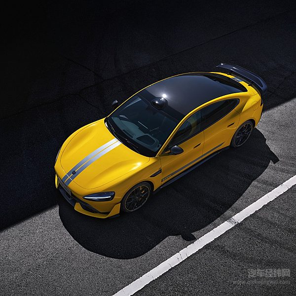 一半的价格更强悍的性能 小米SU7 Ultra要把仰望U9拉下马？