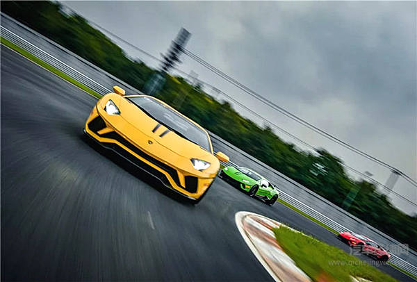 全世界的有钱人这么多？！都能买得起兰博基尼？